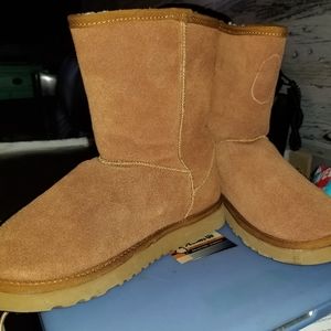 Faux uggs size 8